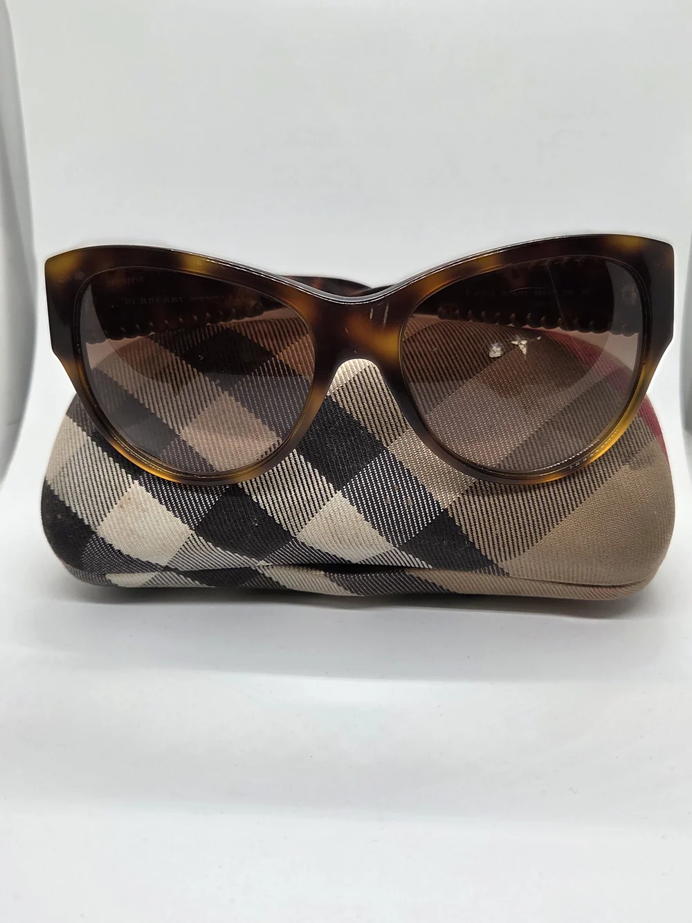 Burberry B4121-Q Leather Whipstitch Sunglasses Brown Tortoise Shell W/ Snapcase
